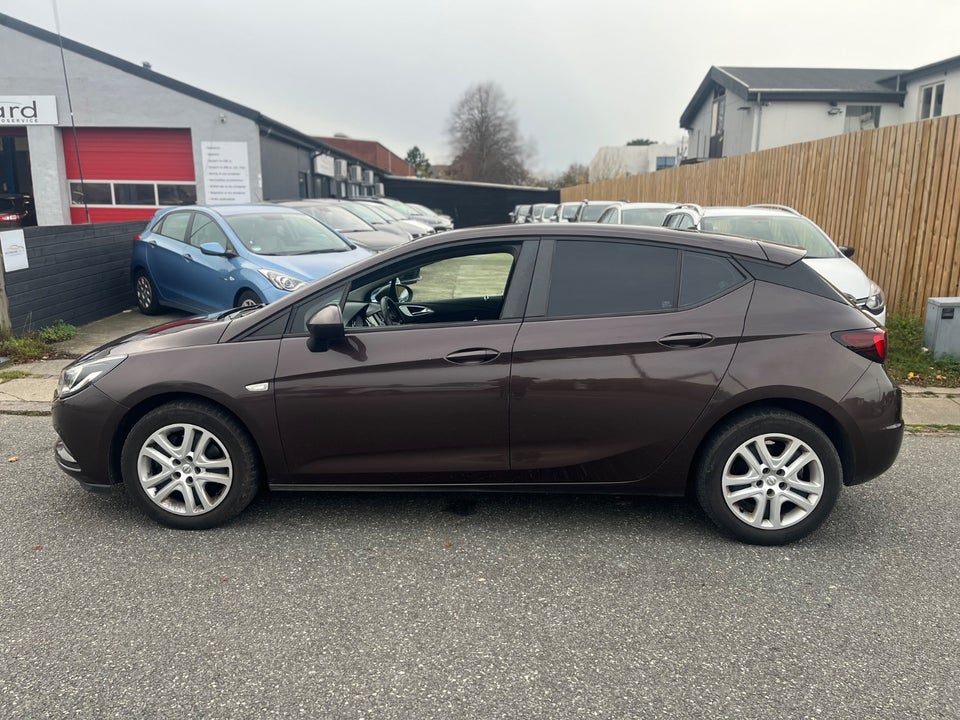 Opel Astra 1,6 CDTi 110 Enjoy 5d