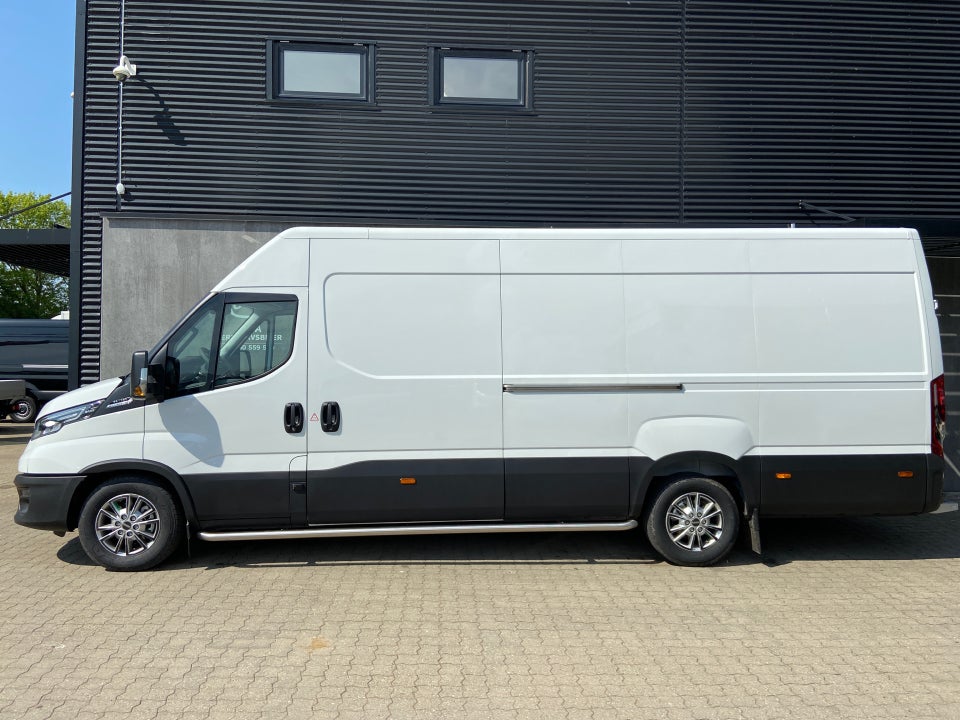 Iveco Daily 3,0 35S18 16m³ Van AG8