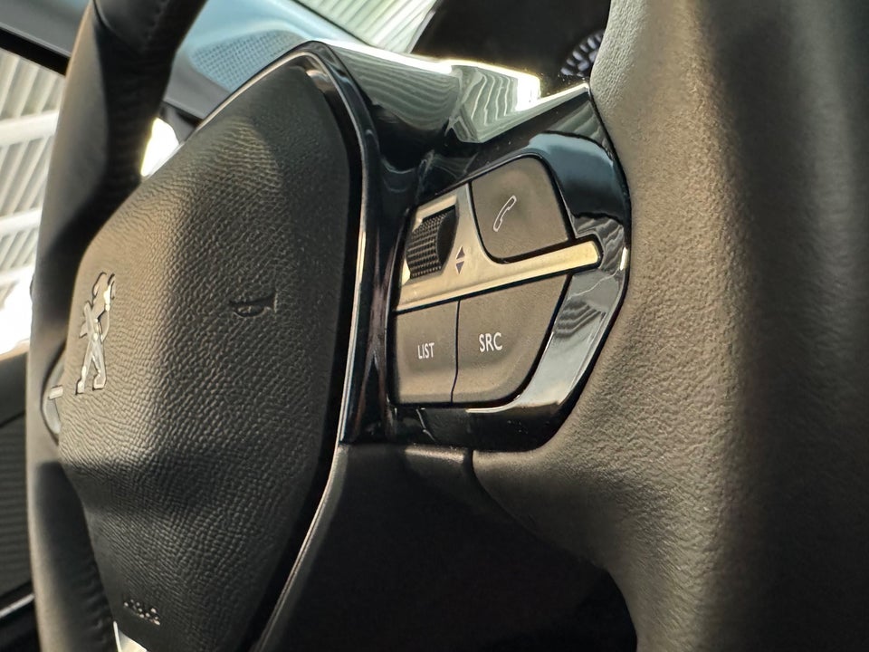 Peugeot 208 1,2 PureTech 100 Selection Sport 5d