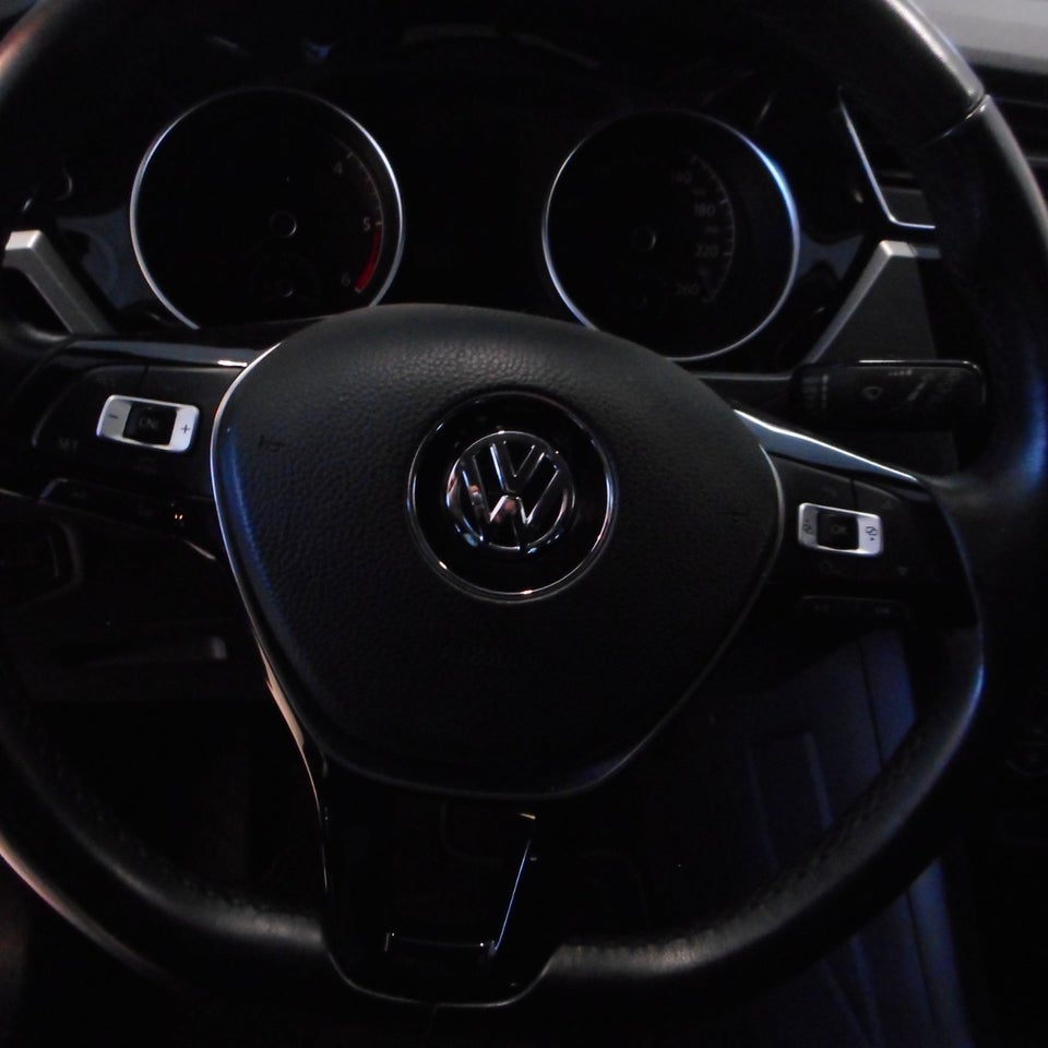 VW Touran 1,6 TDi 115 Comfortline 7prs 5d