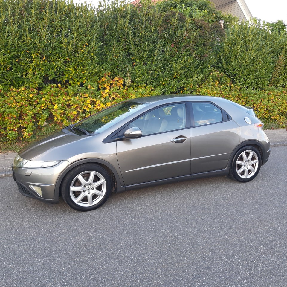 Honda Civic 1,8 Sport 5d