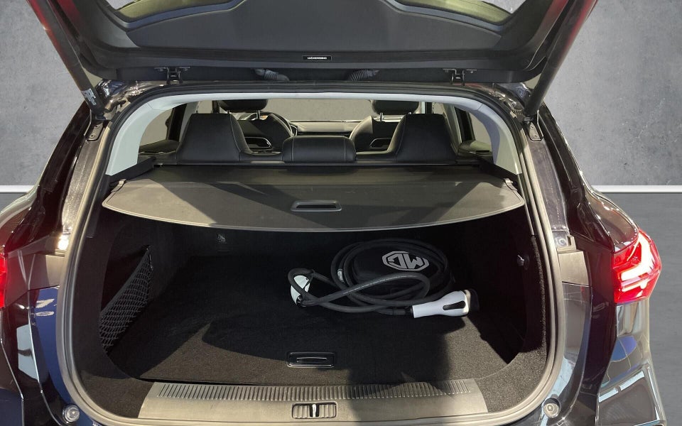 MG Marvel R Luxury 5d