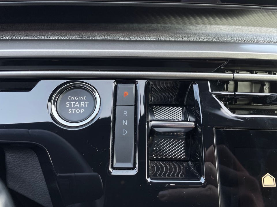 Peugeot e-5008 77 Allure 7prs 5d