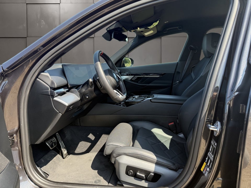 BMW i5 M60 M-Sport xDrive 4d