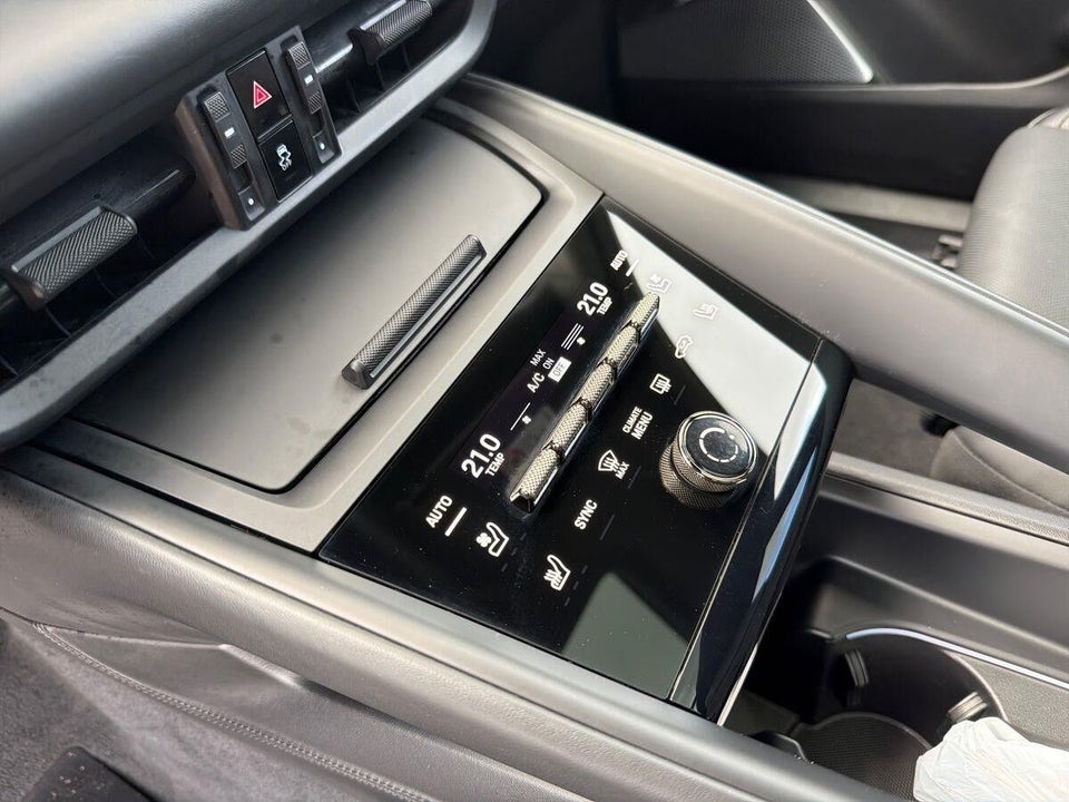 Porsche Macan Turbo 5d