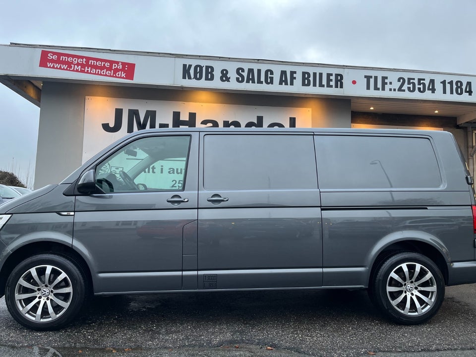VW Transporter 2,0 TDi 140 Kassevogn DSG lang
