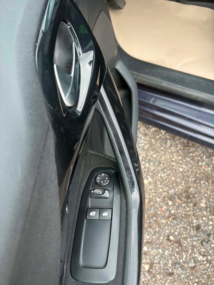 Peugeot 208 1,2 e-THP 110 Allure 5d