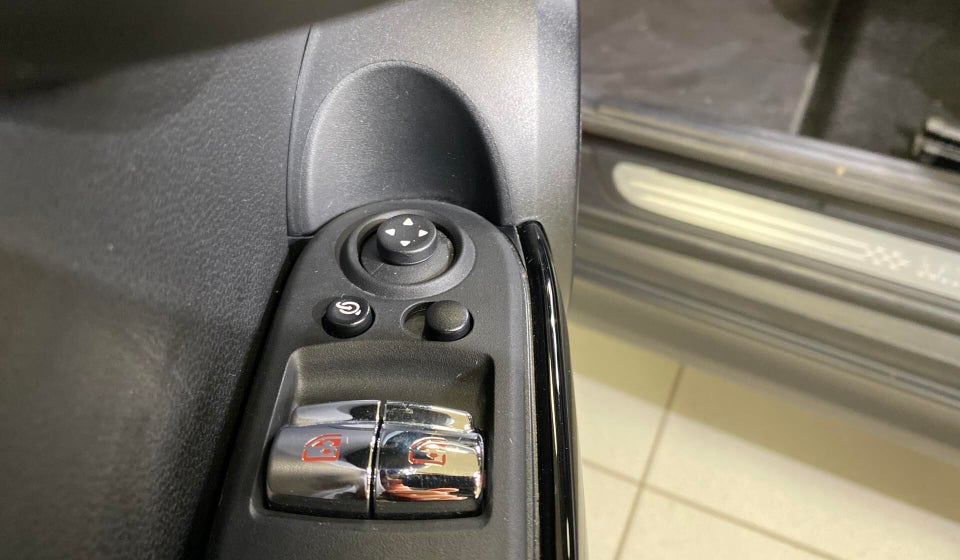 MINI Cooper SE Essential 3d