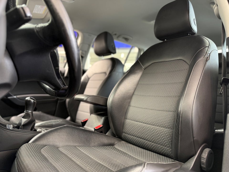 VW Golf VII 1,4 TSi 122 Highline Variant BMT 5d