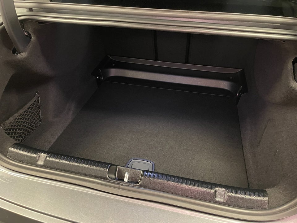 Mercedes EQE350+ Avantgarde 4d