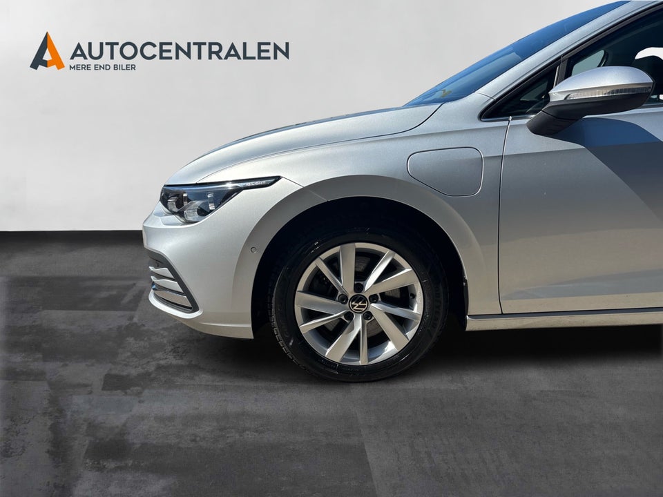 VW Golf VIII 1,4 eHybrid DSG 5d
