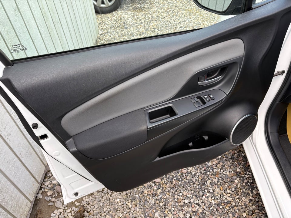 Toyota Yaris 1,5 Hybrid H2 Komfort e-CVT Van 5d