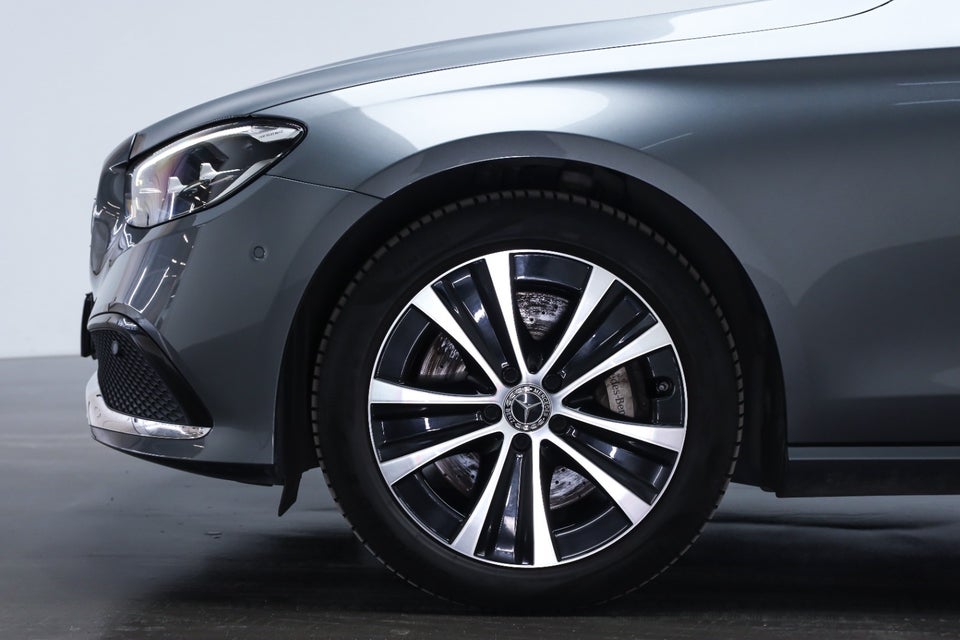 Mercedes E300 de 2,0 Advantage stc. aut. 5d