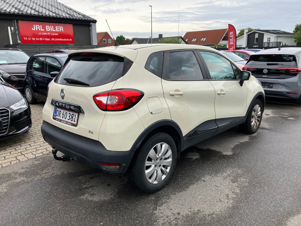 Renault Captur 0,9 TCe 90 Expression 5d