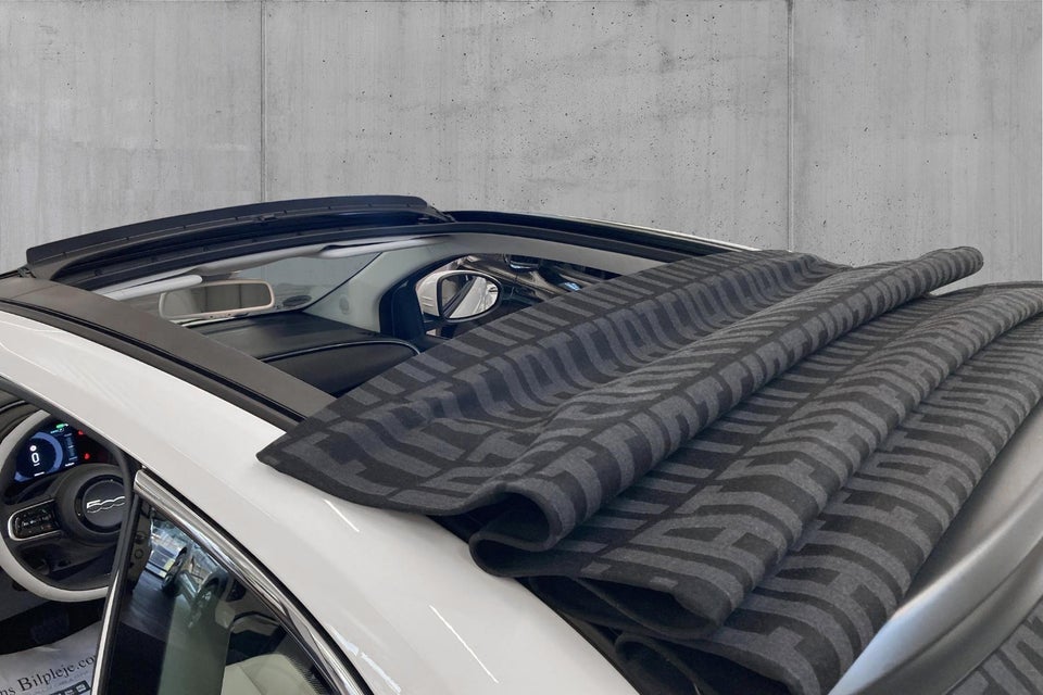 Fiat 500e 42 la Prima by Bocelli Cabrio 2d