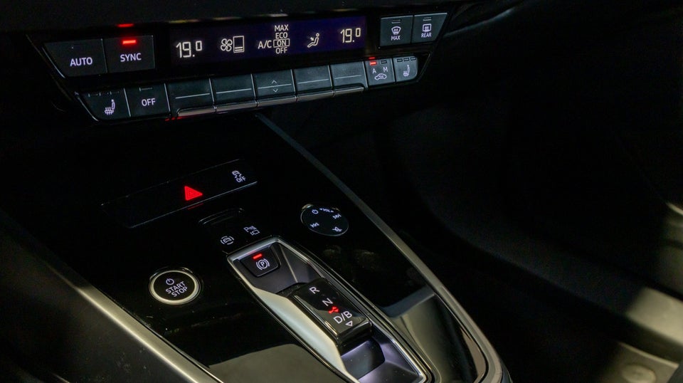 Audi Q4 e-tron 40 S-line 5d