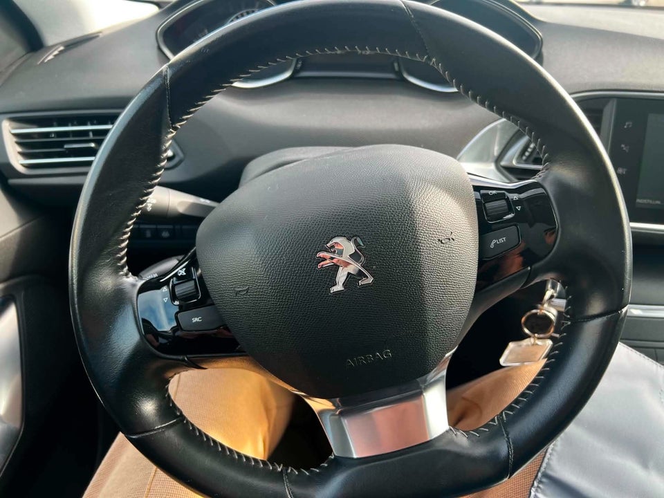 Peugeot 308 1,2 PureTech 130 Selection Sky SW 5d