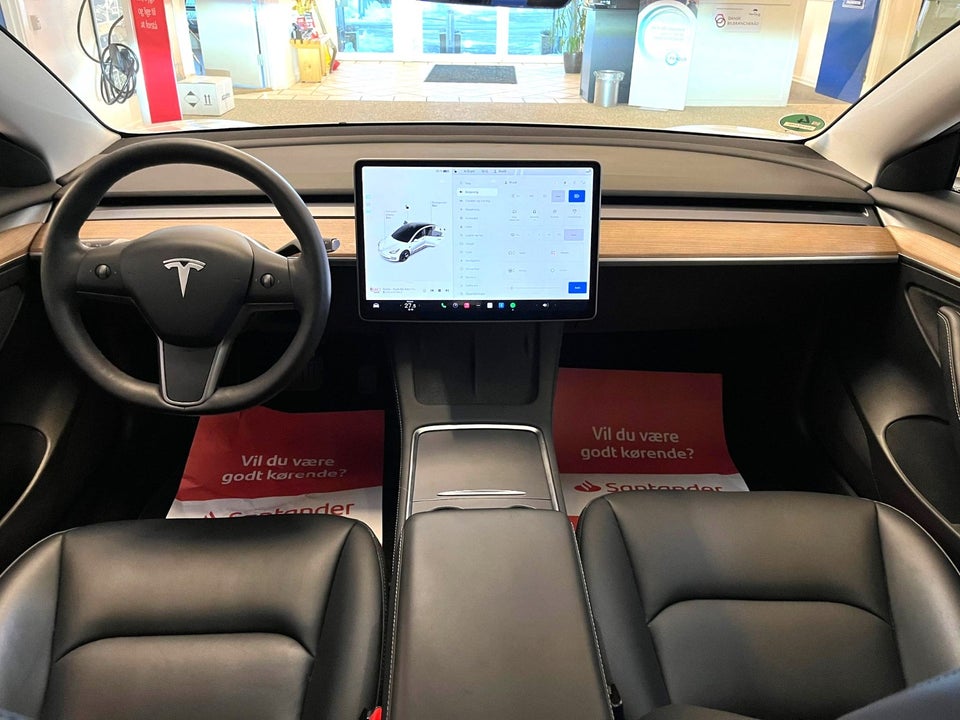 Tesla Model 3 RWD 4d