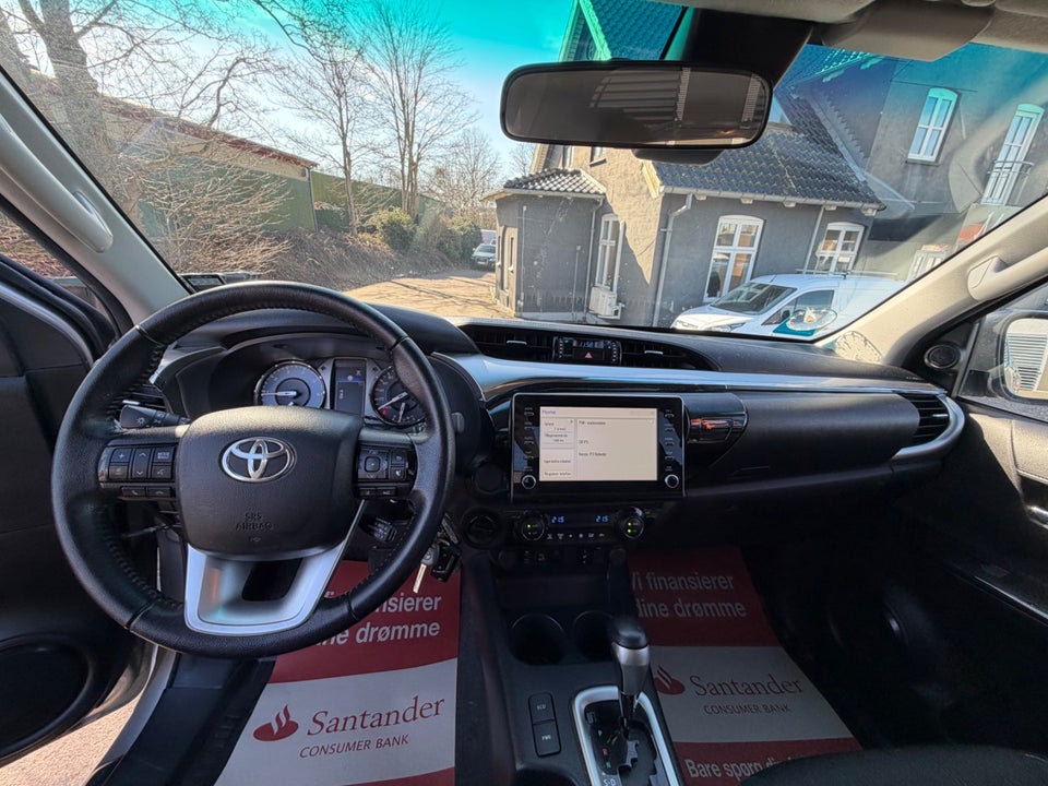 Toyota HiLux 2,8 D T3 Ex.Kab aut. 4d