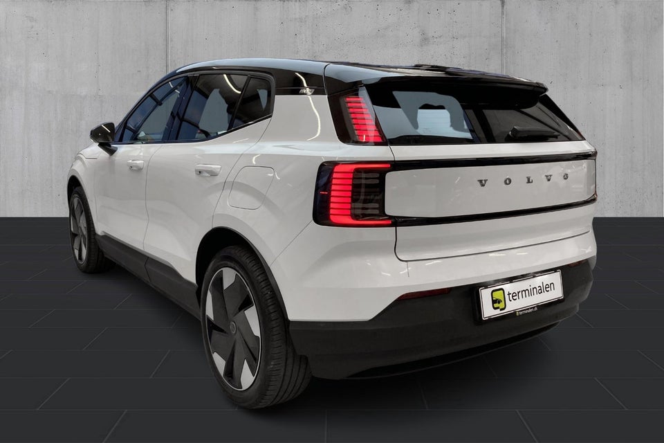 Volvo EX30 Extended Range Plus 5d