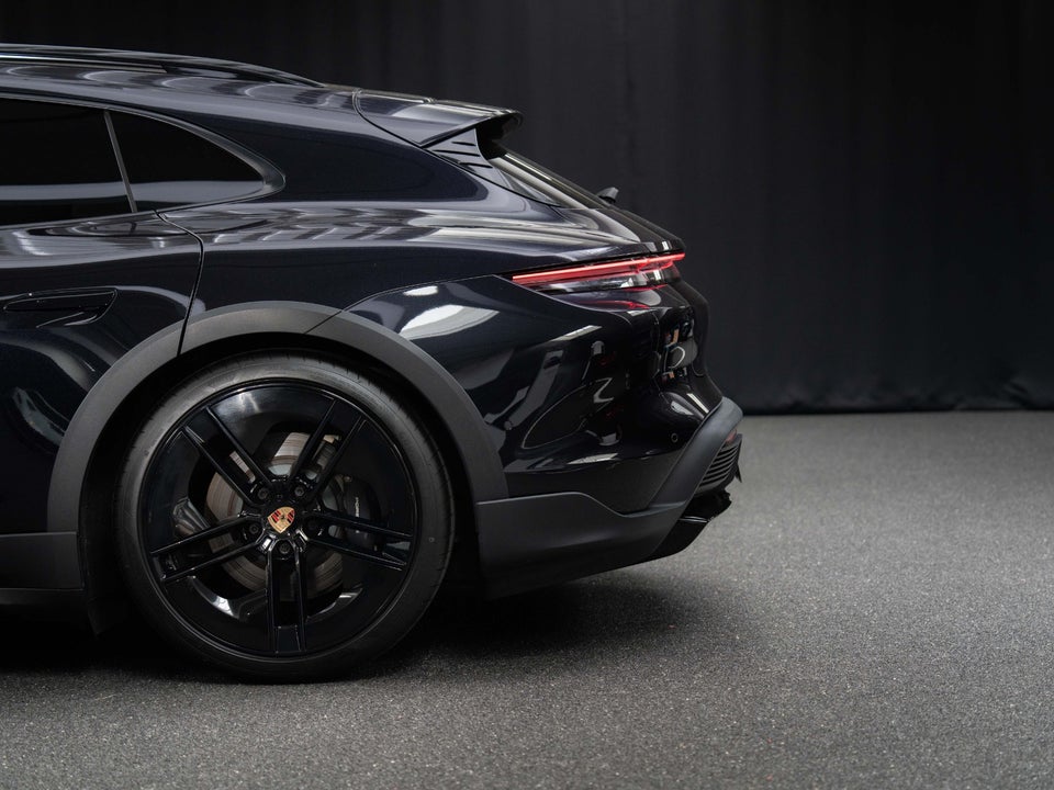 Porsche Taycan 4 Performance+ Cross Turismo 5d