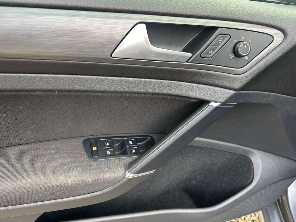 VW Golf VII 1,6 TDi 115 Comfortline 5d