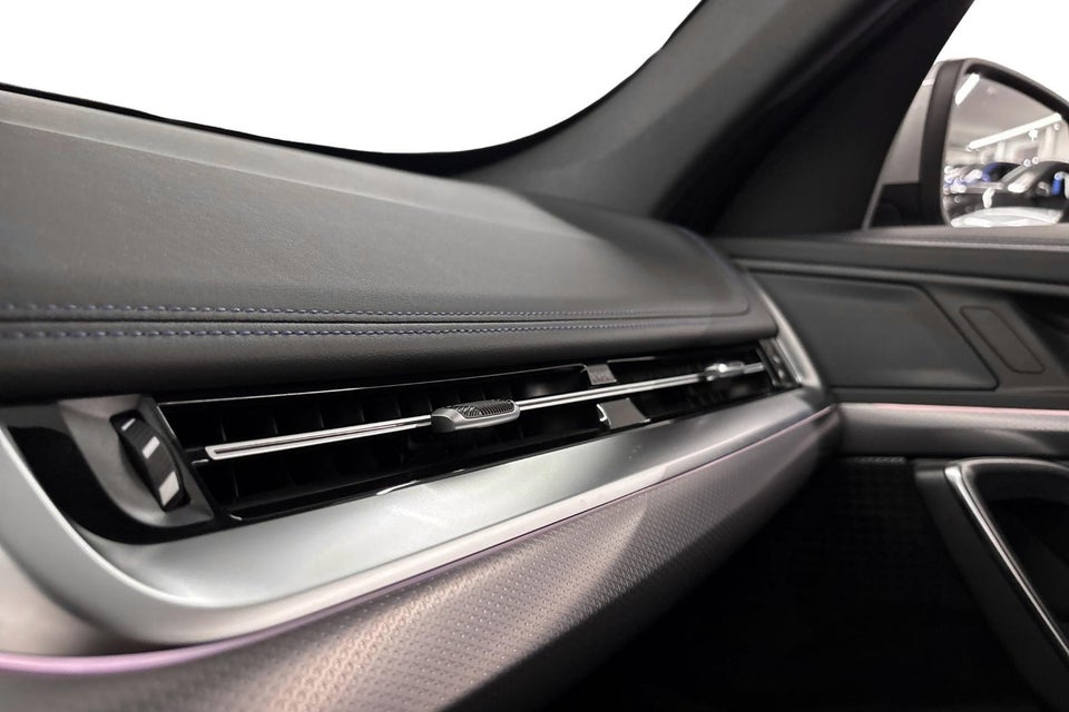 BMW iX1 eDrive20 M-Sport 5d