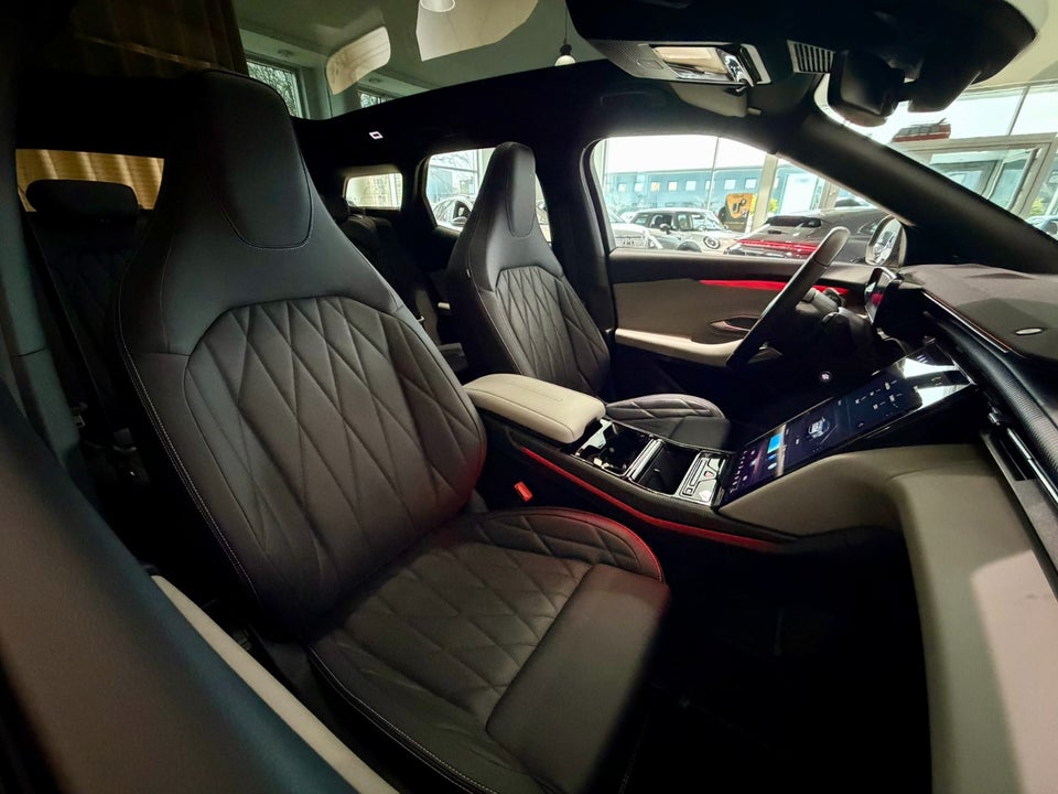 Ford Explorer 79 Premium Extended Range AWD 5d