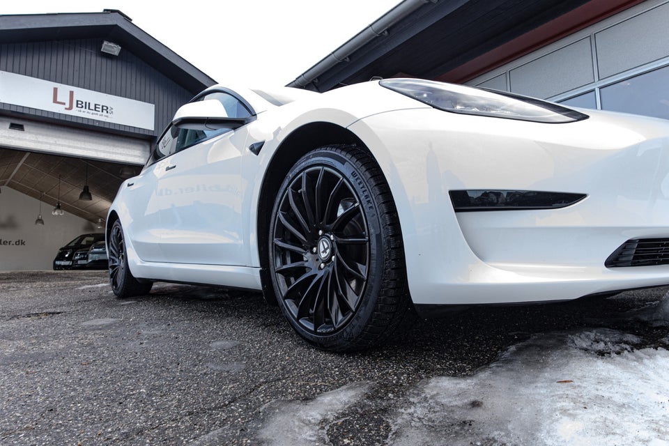 Tesla Model 3 RWD 4d