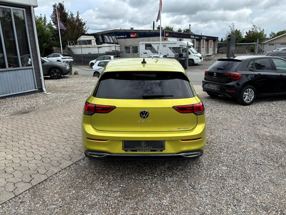 VW Golf VIII 1,4 eHybrid DSG 5d