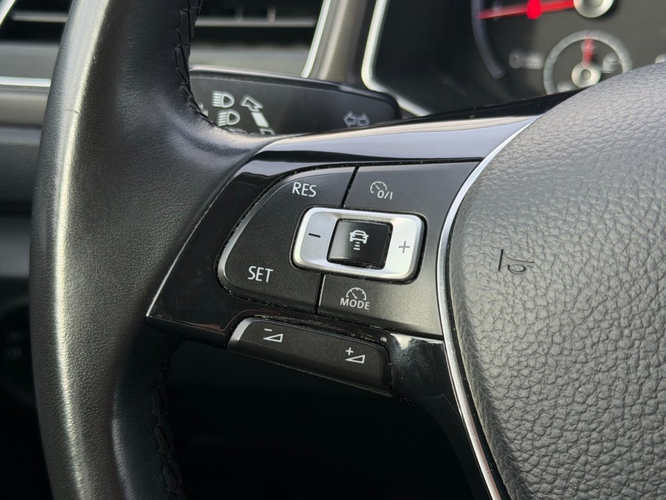 VW T-Roc 1,0 TSi 115 Style 5d