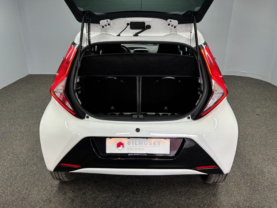 Toyota Aygo 1,0 VVT-i x-press 5d