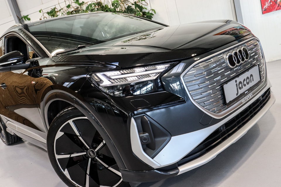 Audi Q4 e-tron 50 S-line quattro 5d