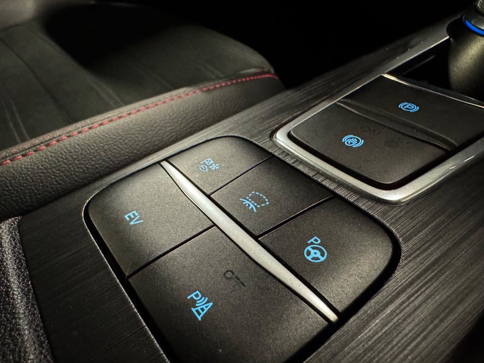 Ford Kuga 2,5 PHEV ST-Line X CVT 5d