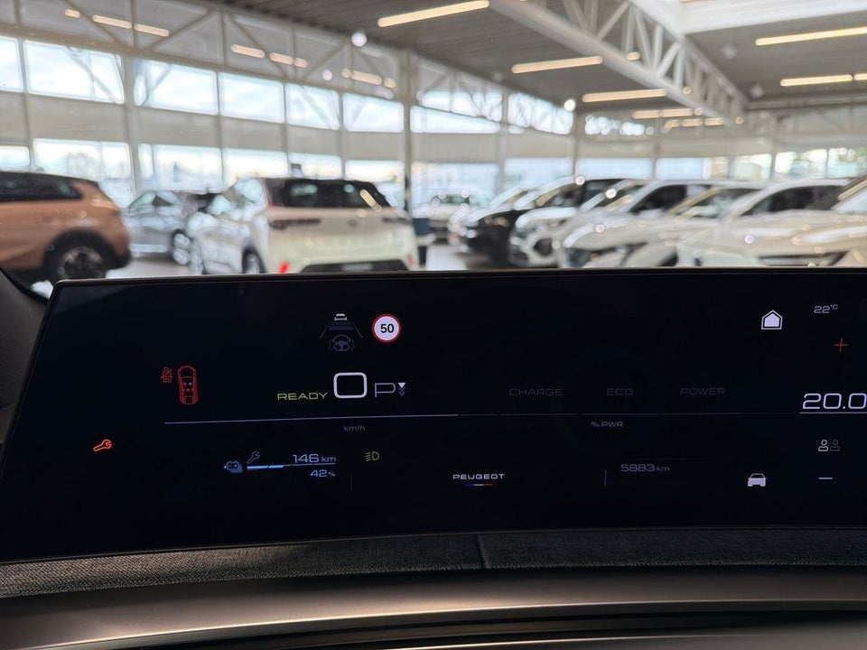 Peugeot e-3008 77 GT Pack 5d