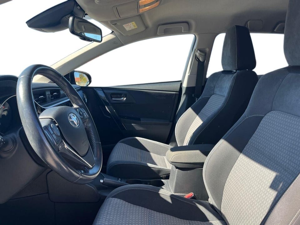 Toyota Auris 1,8 Hybrid H2 Selected Touring Sports CVT 5d