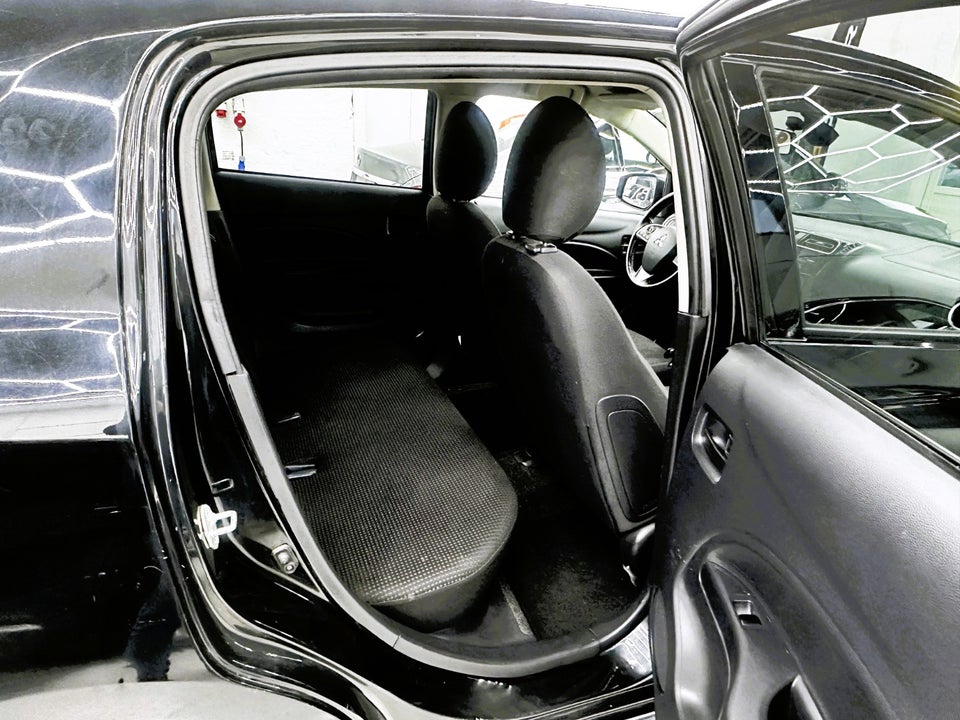 Mitsubishi Space Star 1,2 Intense CVT 5d