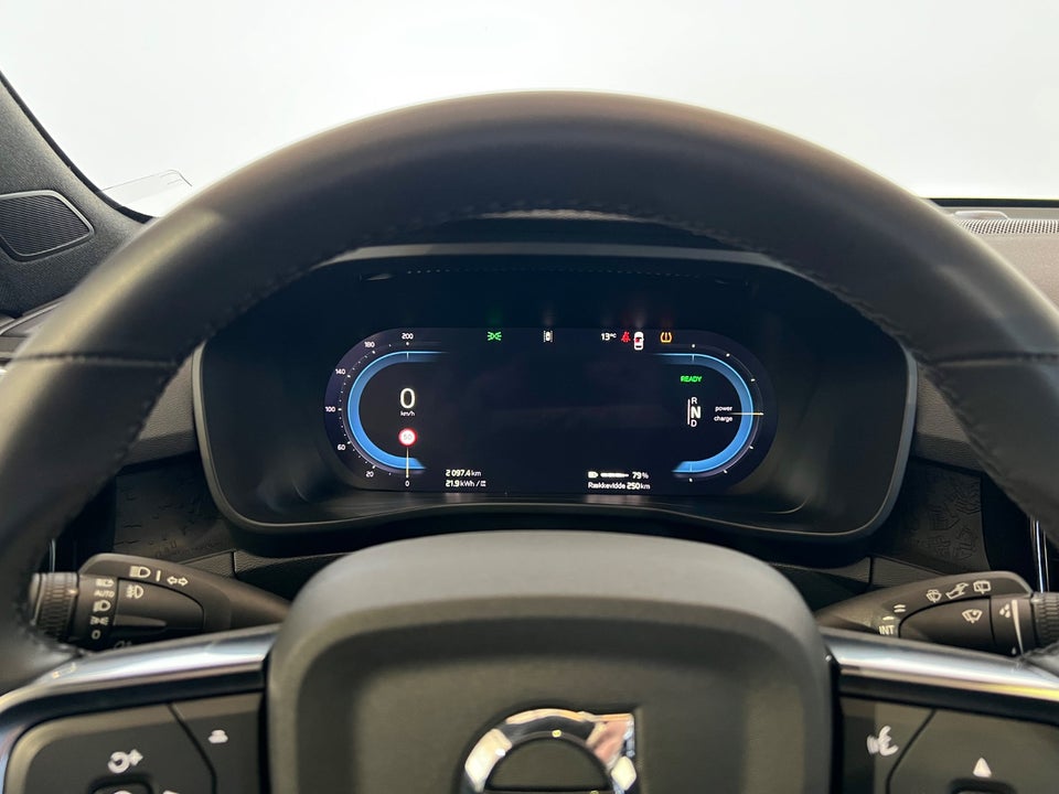 Volvo XC40 ReCharge Extended Range Ultra Dark 5d