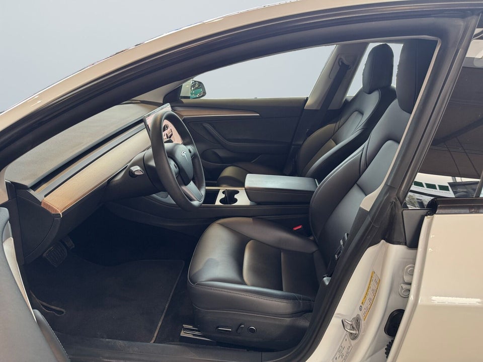 Tesla Model 3 Long Range AWD 4d