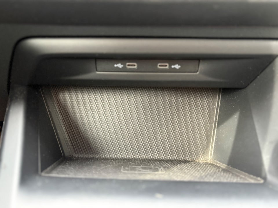 VW Golf VIII 1,5 eTSi 130 Life Variant DSG 5d