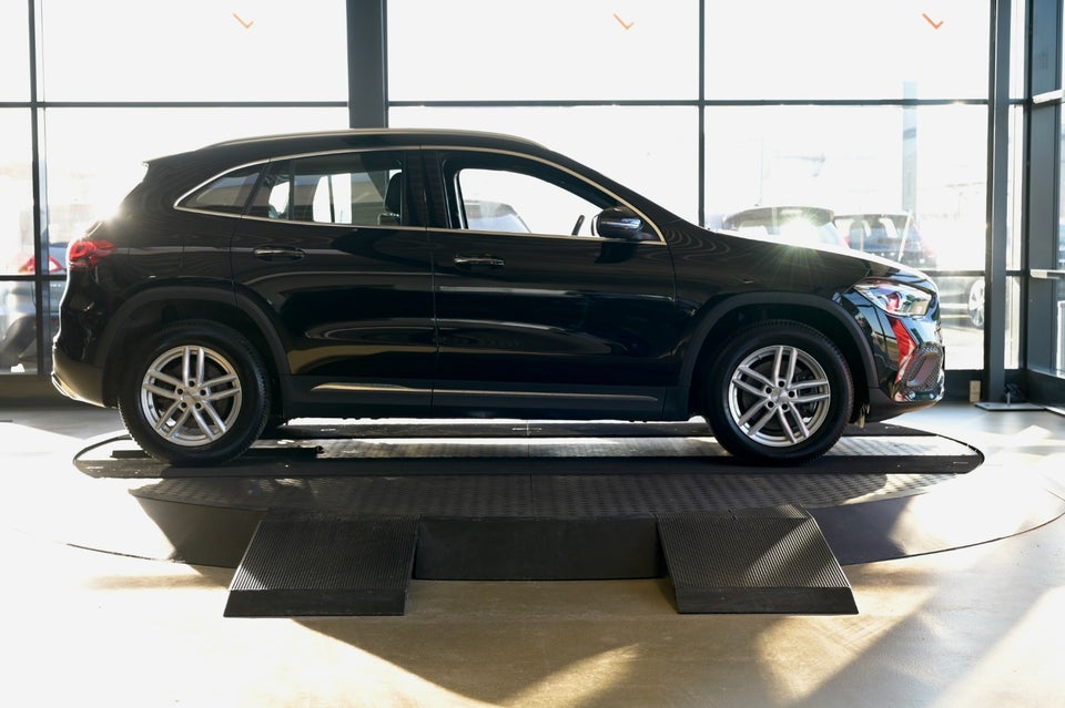 Mercedes GLA250 e 1,3 Progressive aut. 5d