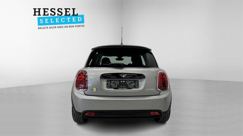 MINI Cooper SE Essential 3d