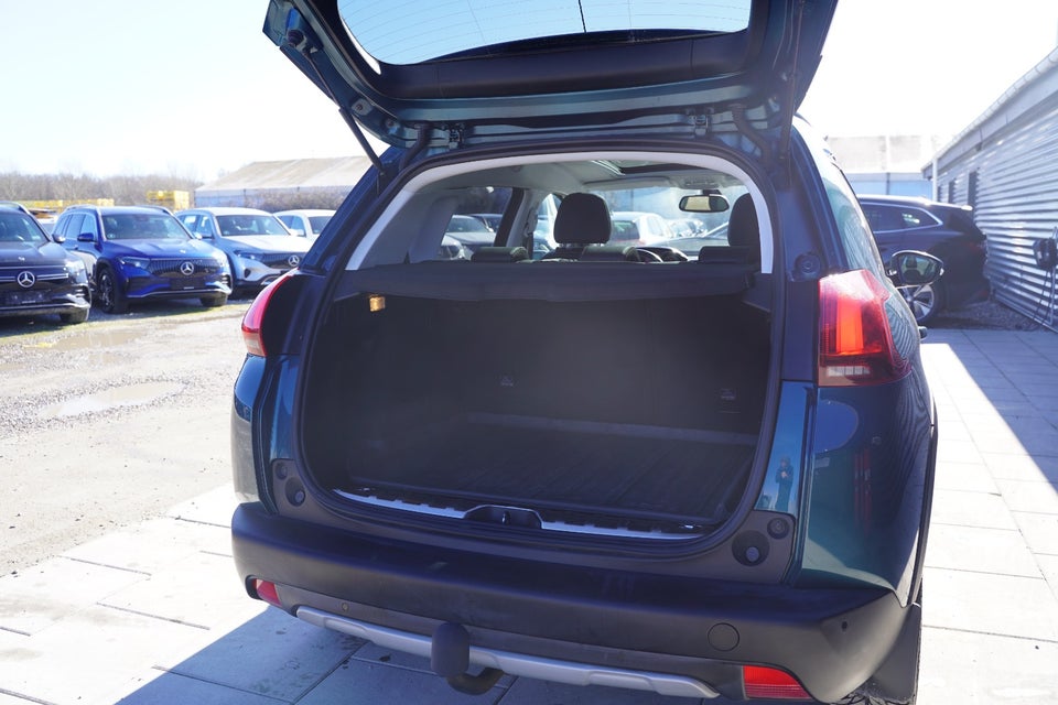 Peugeot 2008 1,6 BlueHDi 100 Allure Sky 5d