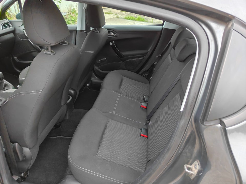 Peugeot 208 1,2 VTi 82 Active 5d