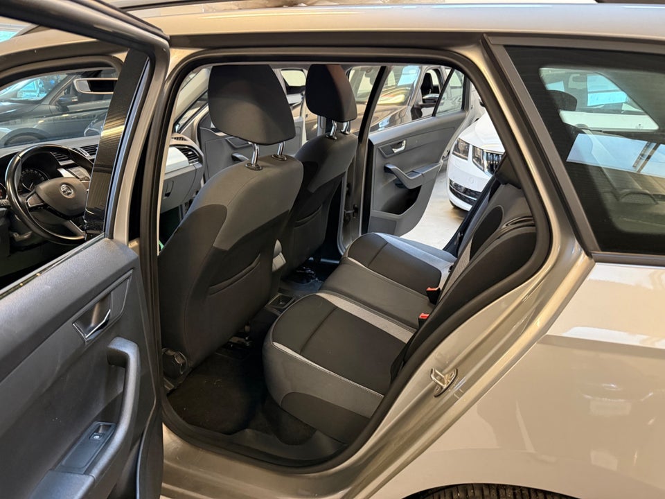Skoda Fabia 1,2 TSi 110 Ambiente Combi DSG 5d