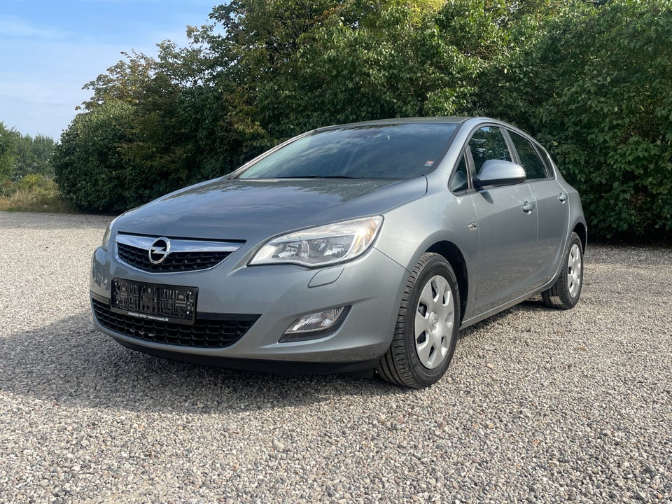 Opel Astra 1,6 Enjoy 5d