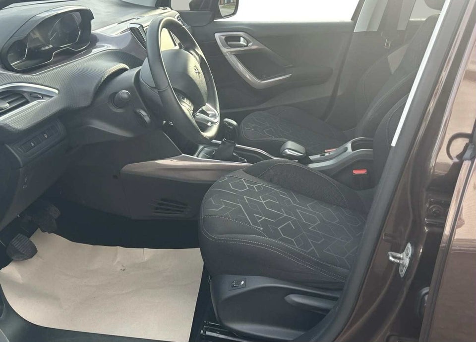 Peugeot 2008 1,2 VTi 82 Active Sky 5d