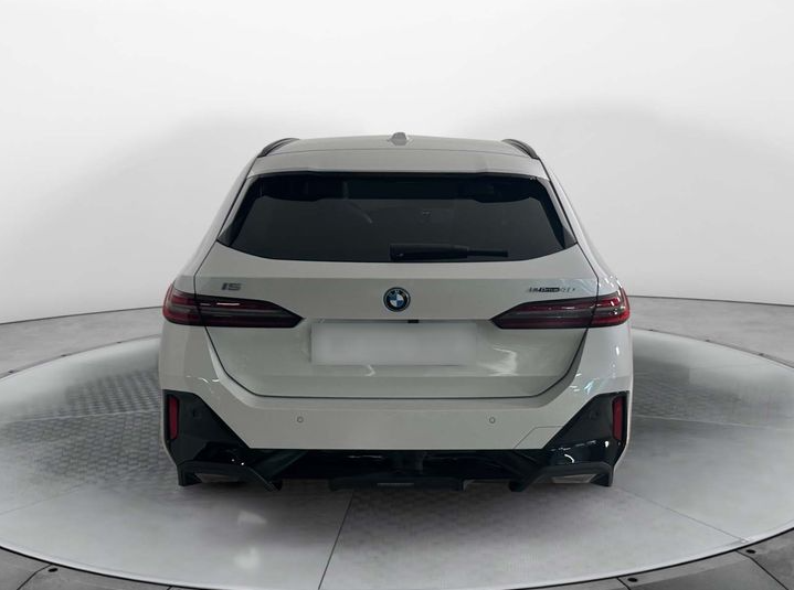 BMW i5 eDrive40 M-Sport 4d