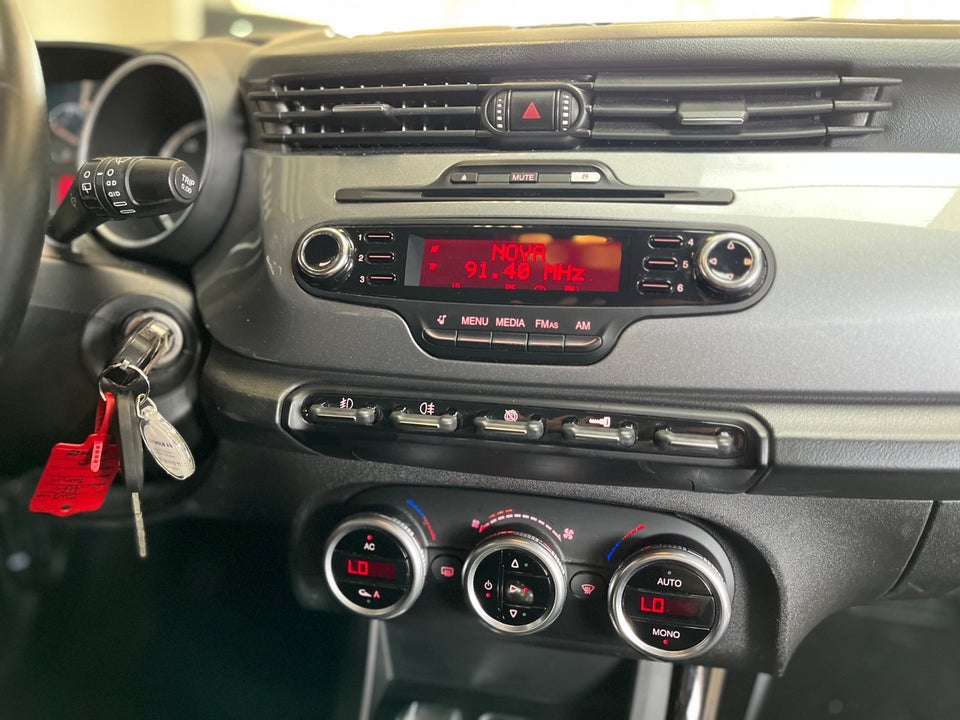 Alfa Romeo Giulietta 1,4 Turbo 120 Distinctive 5d