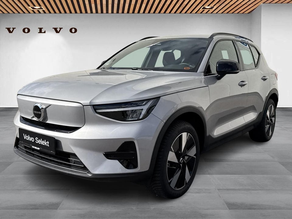 Volvo XC40 Standard Range Plus 5d